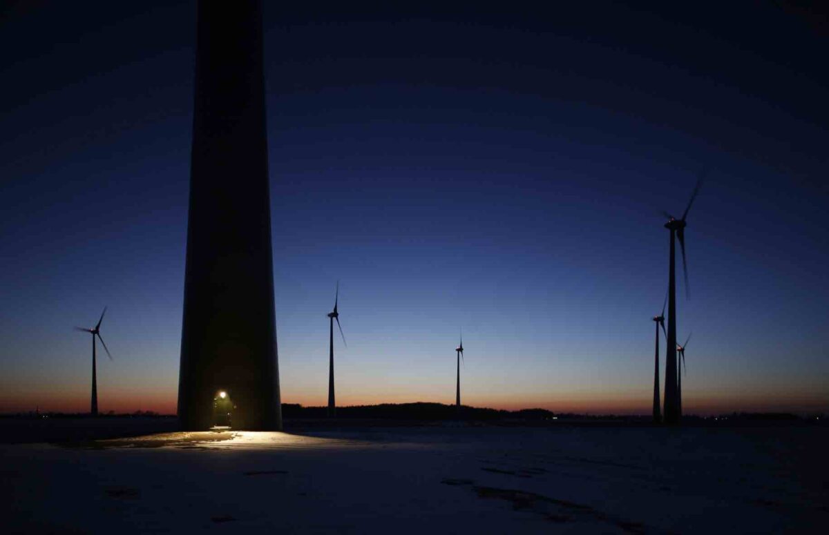 Renewables provide 52 pct of German power in 2023, as wind overtakes coal
