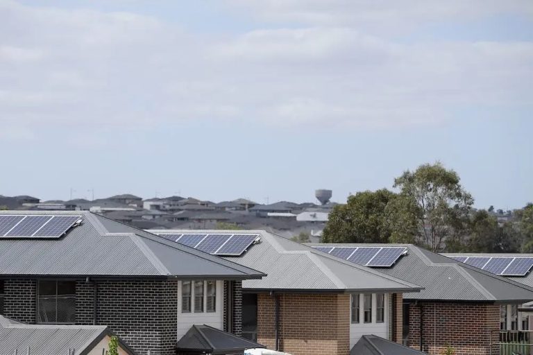 “You’re now in charge:” Battery rebate hits new milestone as solar homes seize the day