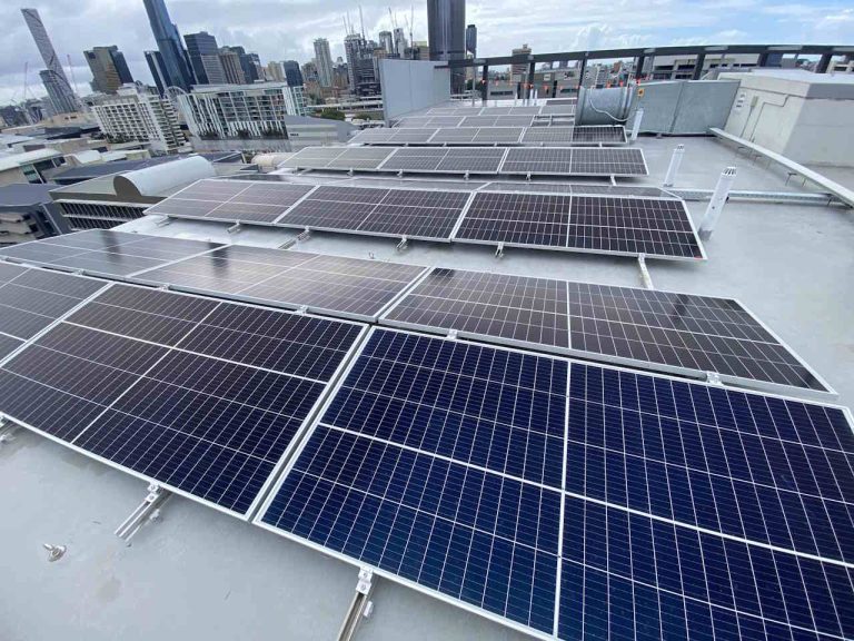 Plan to fill C&I solar and battery gaps wins backing from federal green bank