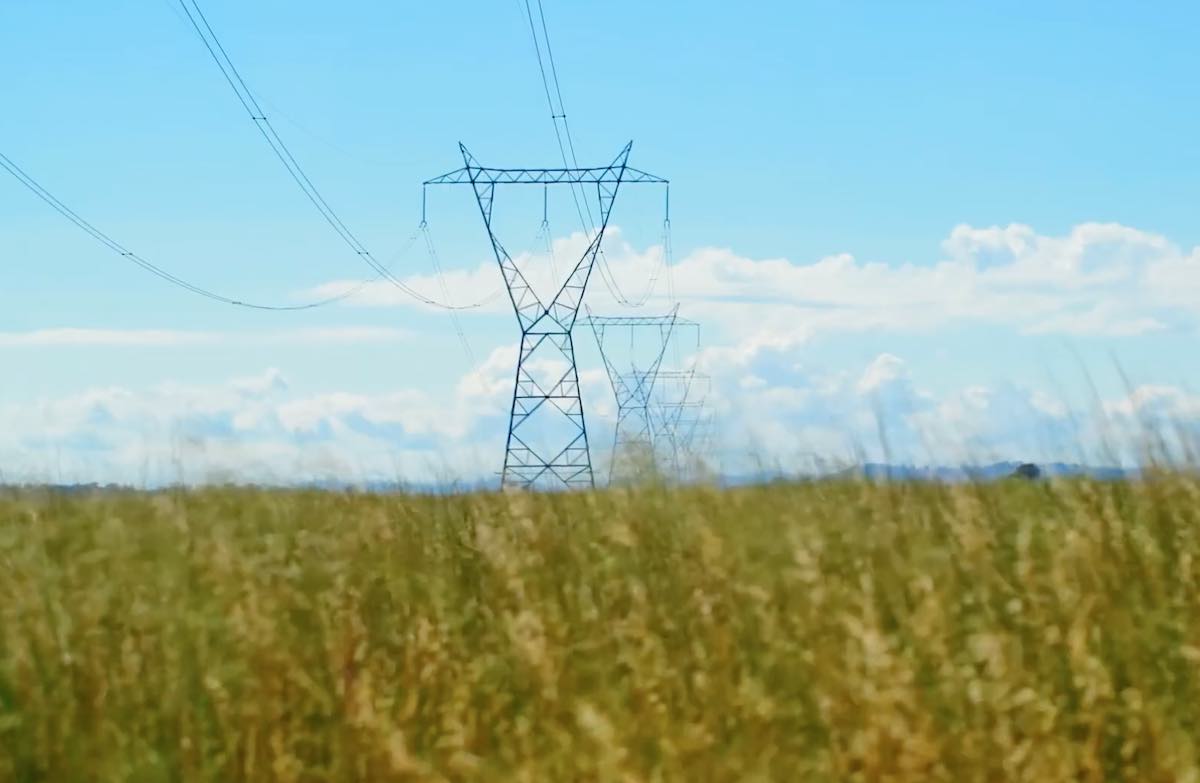 “Definitely not good policy:” Experts skewer LNP plan to pause major transmission upgrades