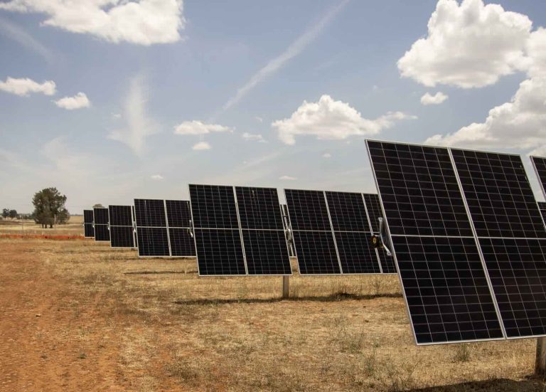 Solar, wind and batteries push down electricity bills for homes and business, despite global fuel crisis