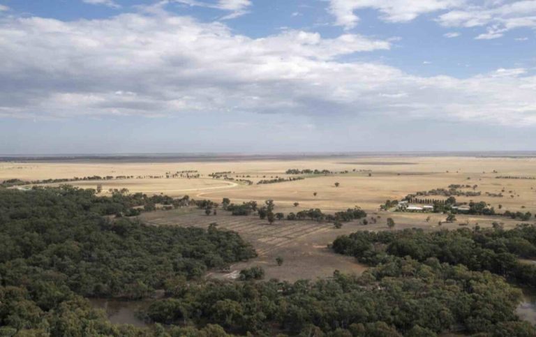 Australia’s biggest wind project and 8 battery hybrids among 19 winners of largest CIS renewable auction