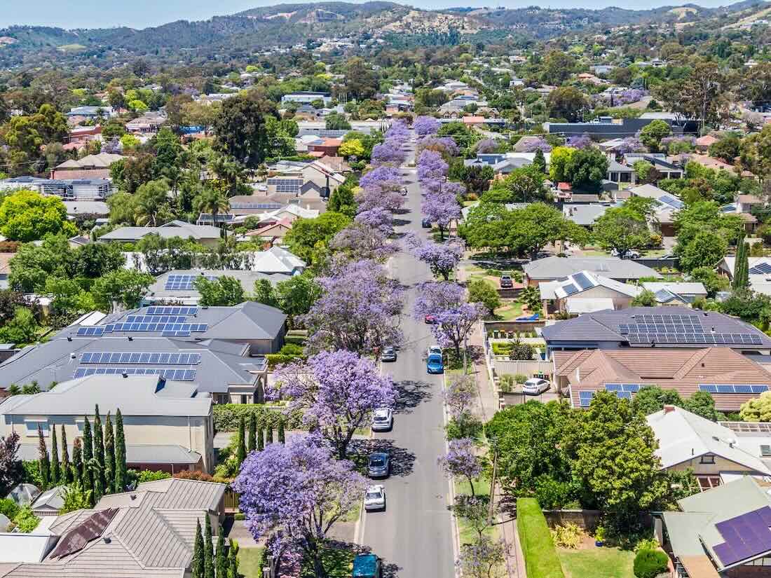 Households lead march to least-cost electricity, as AEMO issues “call to arms” on renewable transition