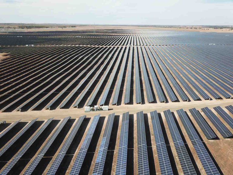 Singapore renewables developer makes billion-dollar boost to Australian solar and battery plans