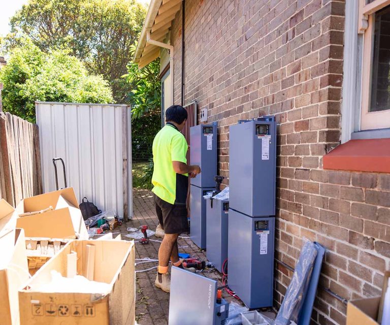 Australians are still not keen on solar and battery VPPs. Is it a tariff problem, or lack of trust?