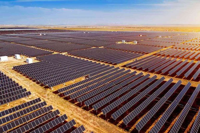 Gas for data centres, solar for the grid: NT seeks new PV plant to take load off costly gas peakers