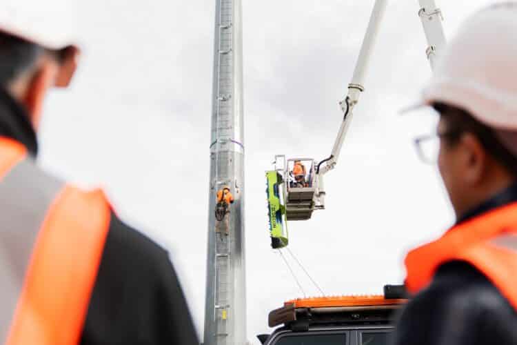 NBN Co trials solar ‘sleeve’ to power wireless towers