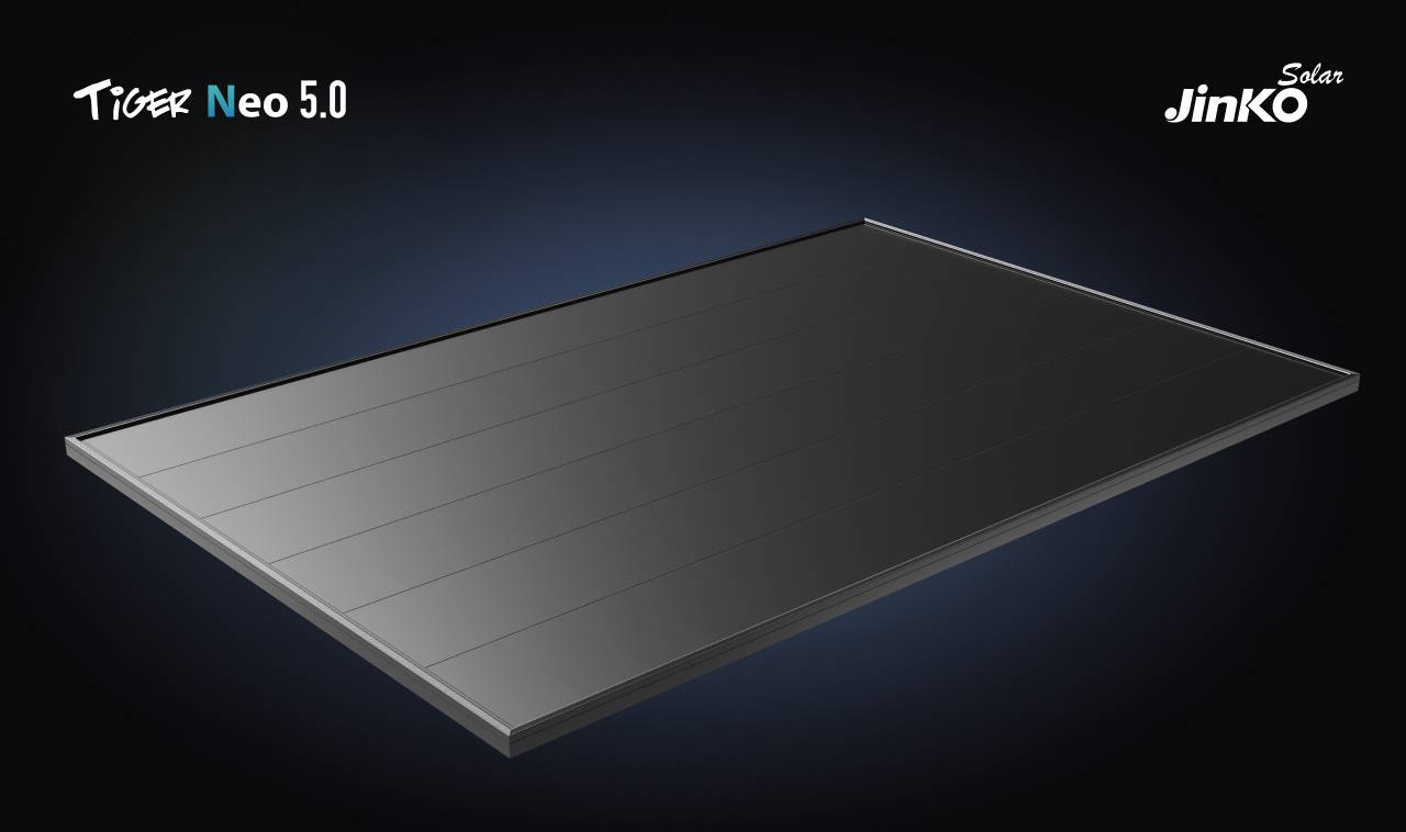New all-black solar module targets residential rooftops, but packs a powerful punch